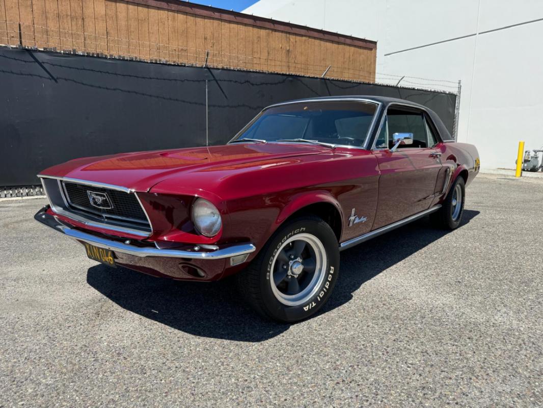 Ford Mustang - COUPE TOIT VINYLE NOIR ROUGE 1968 CODE C