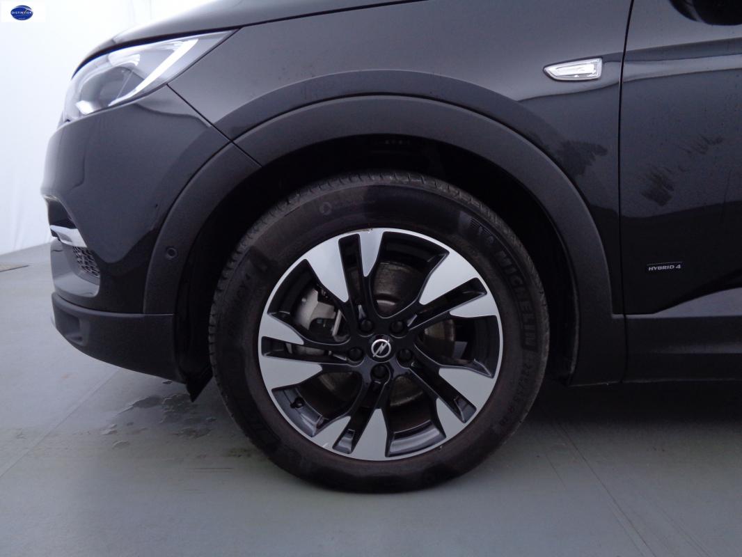 Opel Grandland X - 1.6 HYBRID TURBO 300 AT8 ULTIMATE