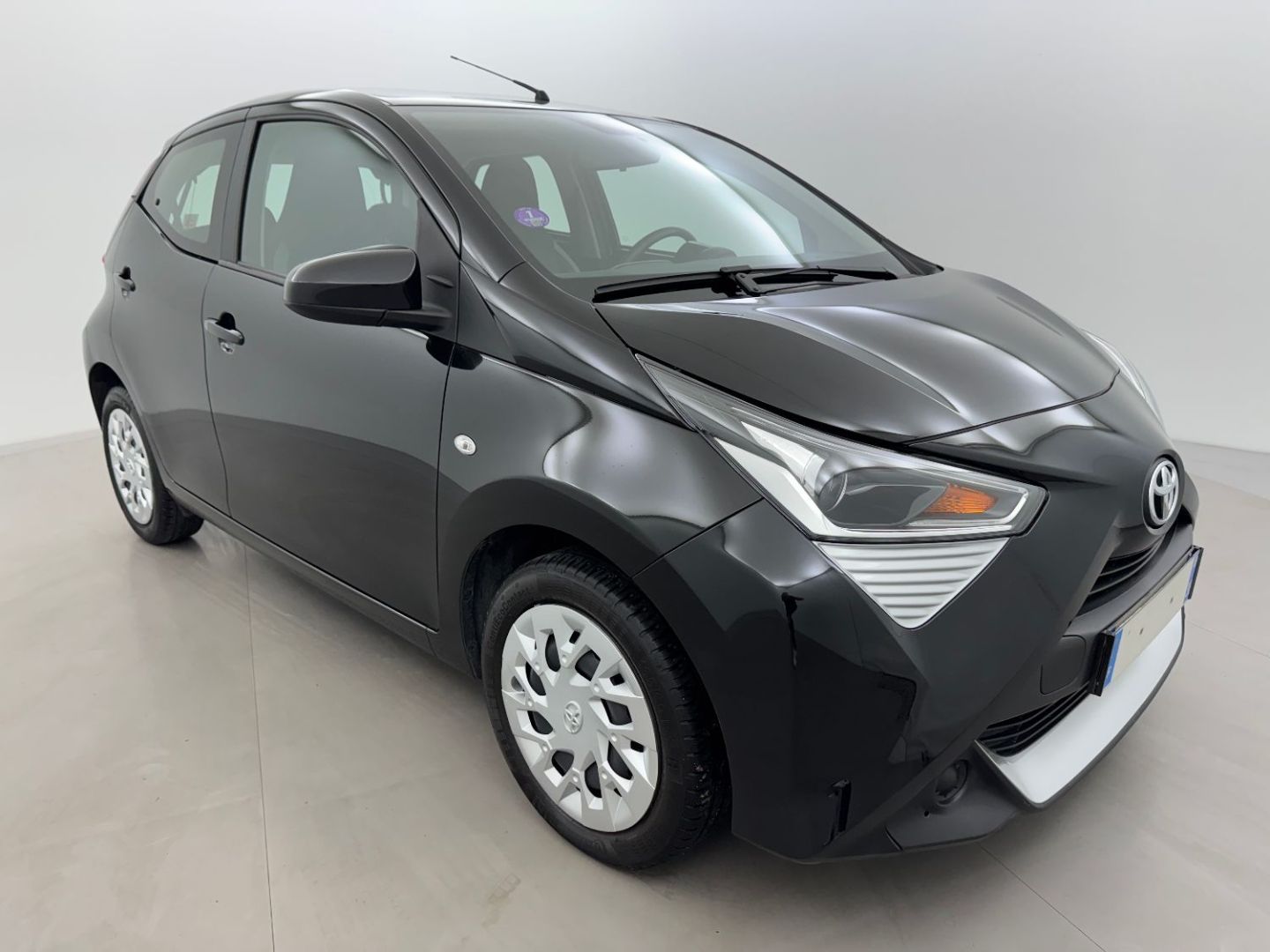 TOYOTA AYGO 1.0 VVT-I X-PLAY 5p